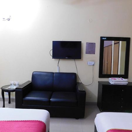Hotel Tourist Inn Lahore Eksteriør bilde