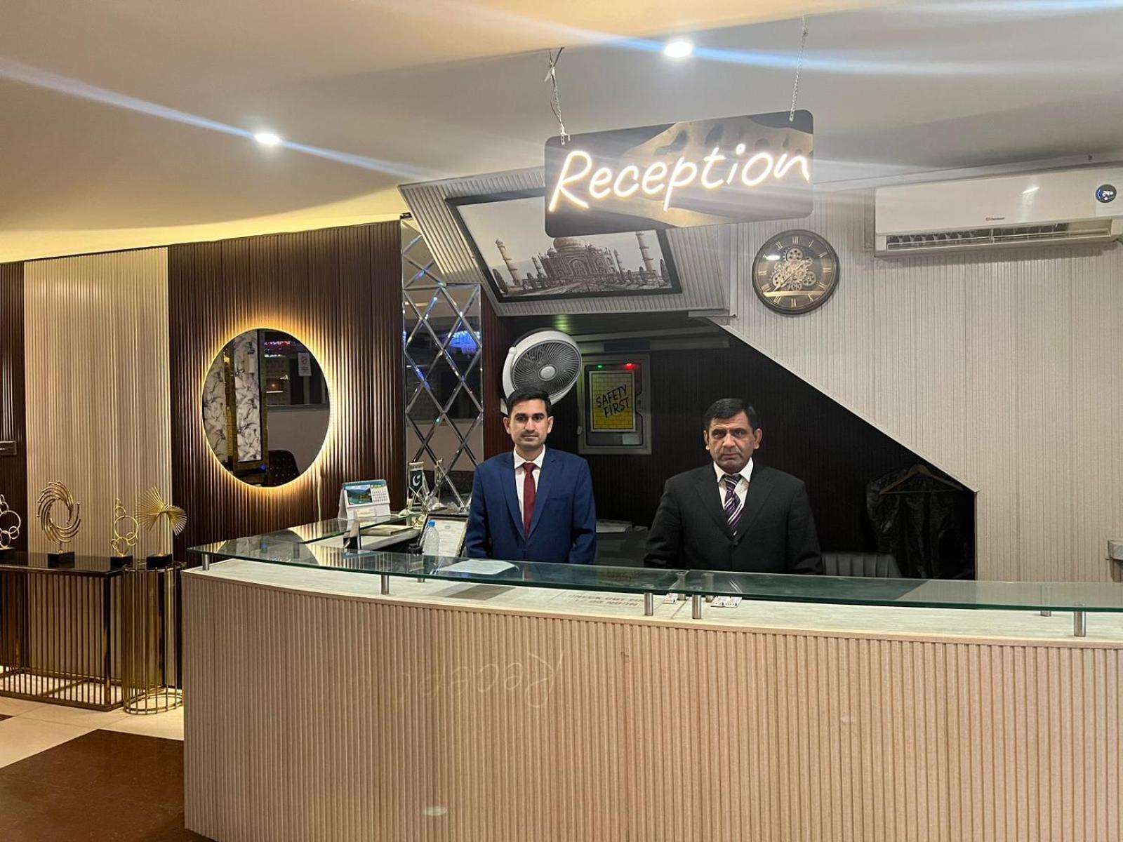 Hotel Tourist Inn Lahore Eksteriør bilde
